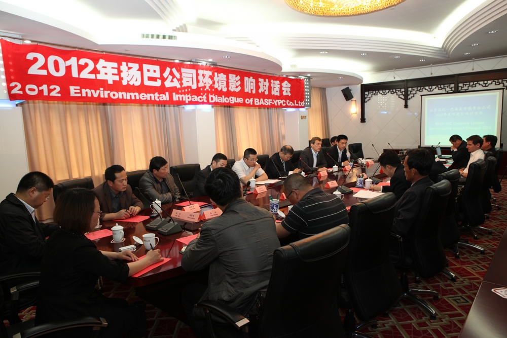 x_17d16890.jpg